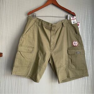 Wrangler Epic Soft Men’s Size 40 Relaxed Fit 10" Inseam Cargo Shorts Tan NWT